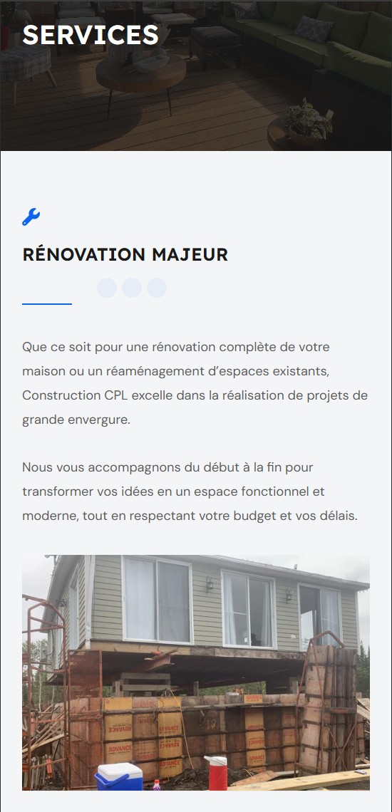Page de service Construction CPL sur téléphone, montrant une rénovation majeure.